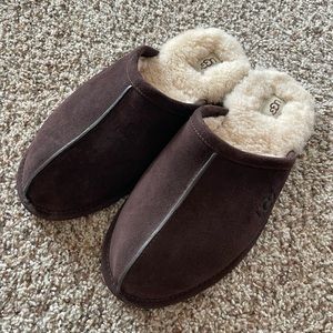 UGG men’s slippers- NWOT